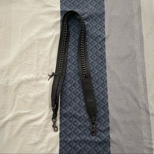 Coach strap with chain